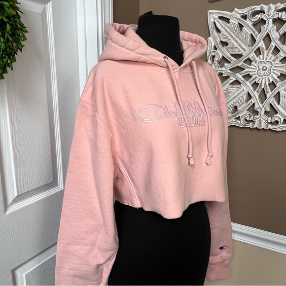 ⭐️ CHAMPION USA Baby Pink Cropped Comfy Cozy Hoodie Sweatshirt Size EXTRA SMALL - Picture 4 of 13